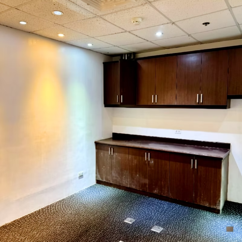 Traditional Office – Unit 4B – 22nd Floor – PBCOM Tower