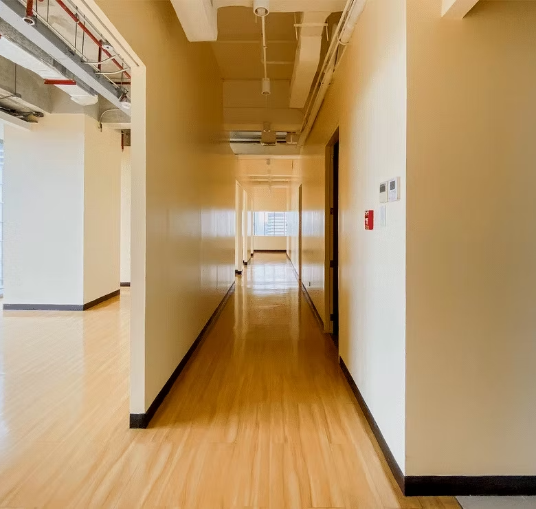 Traditional Office – Unit 2105 – 21st Floor – The Finance Centre