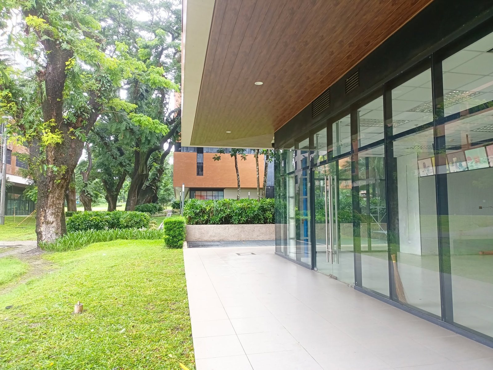 Office Space For Rent / Lease - 4 WorkPlus - Clark, Pampanga mimosa clark commercial space philippines bpo space call center space