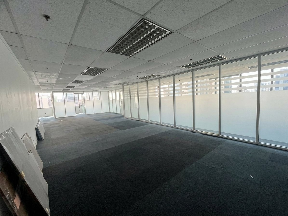 Phil AXA Life Centre - Office Space For Rent / Lease - Gil Puyat Makati City