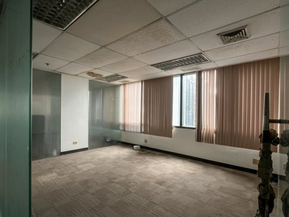 Traditional Office – 2202 – 22nd Floor – Phil AXA Life Centre