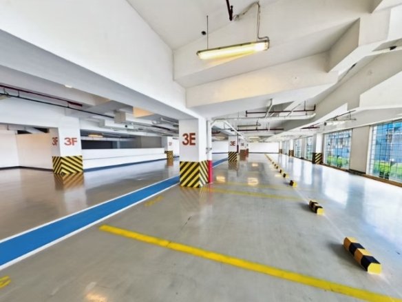 Traditional Office – portion – 4th Floor – Two E-Com Center