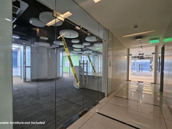 Traditional Office – 2103-2105 – 21st Floor – One World Place