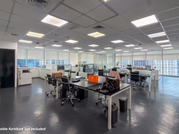 Traditional Office – 1701 – 17th Floor – One World Place