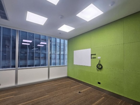 Traditional Office – 2103-2105 – 21st Floor – One World Place