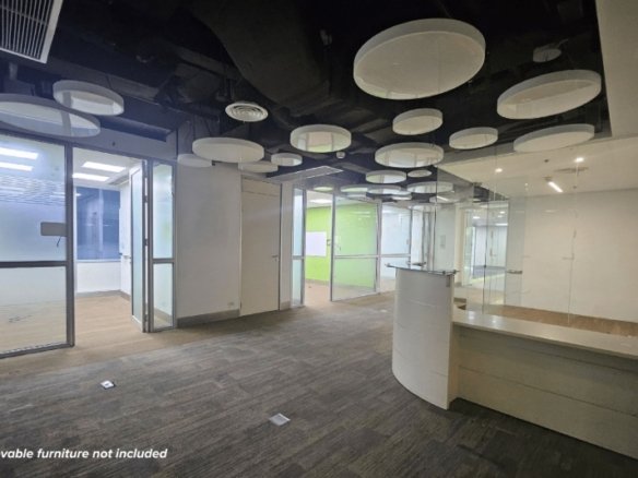 Traditional Office – 2103-2105 – 21st Floor – One World Place