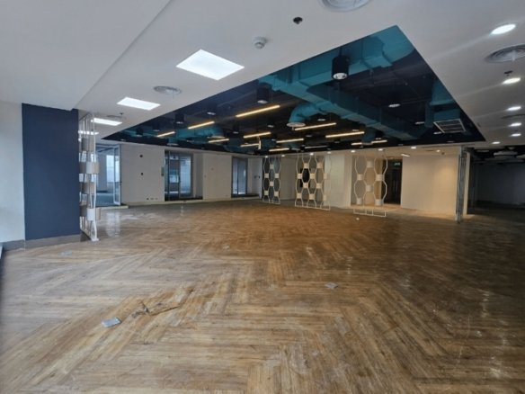 Traditional Office – 2103-2105 – 21st Floor – One World Place