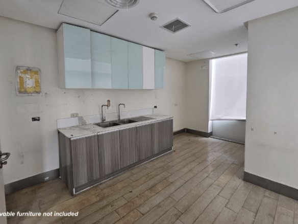 Traditional Office – 2103-2105 – 21st Floor – One World Place