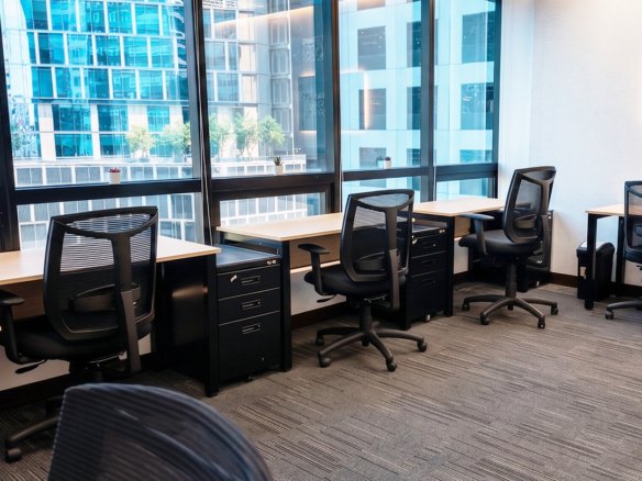 Serviced Office – 10th floor – Suite 4/5 – Fort Legend Tower