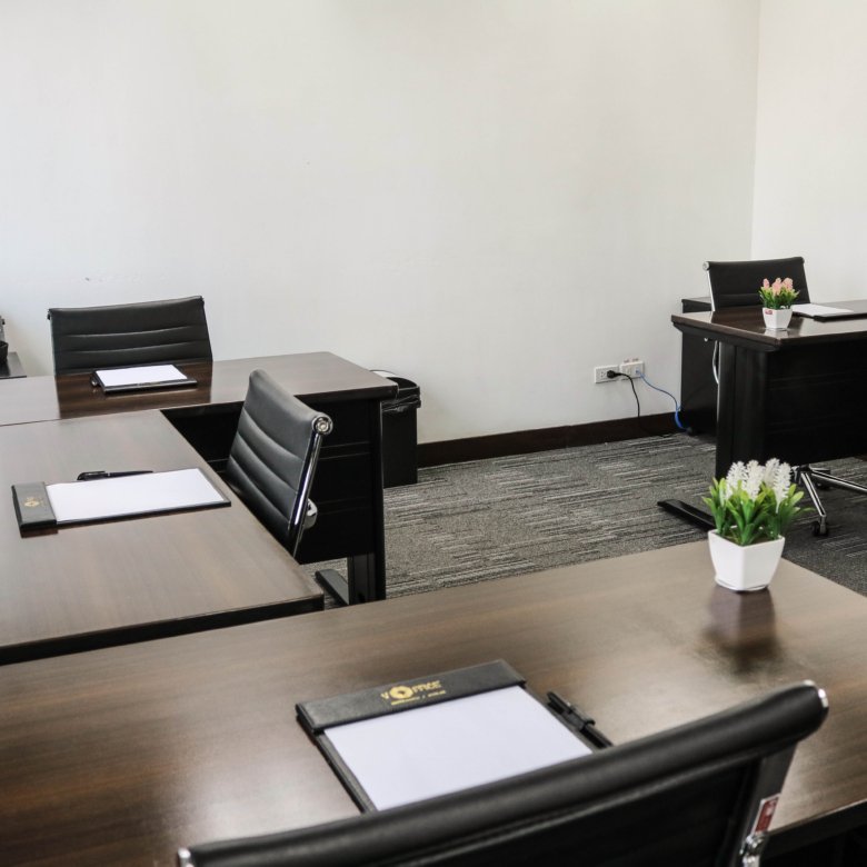 Serviced Office – 10th floor – Suite 4/5 – Fort Legend Tower