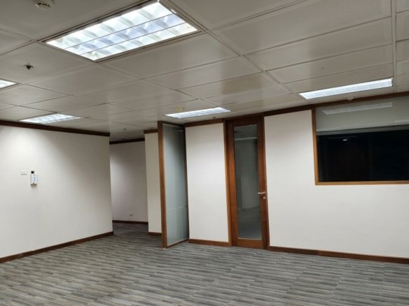 Traditional Office – 16th Floor Portion – GT Tower