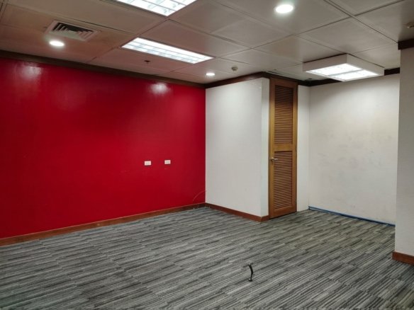 Traditional Office – 16th Floor Portion – GT Tower